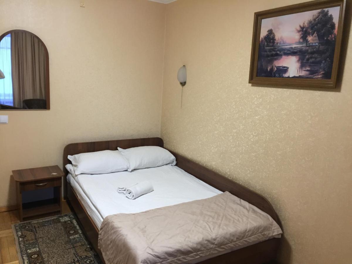 Hotel Tourist Rivne Zewnętrze zdjęcie
