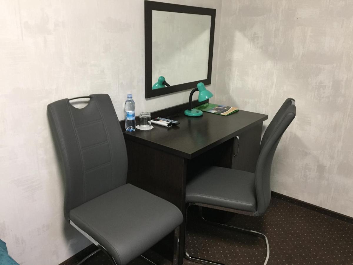 Hotel Tourist Rivne Zewnętrze zdjęcie