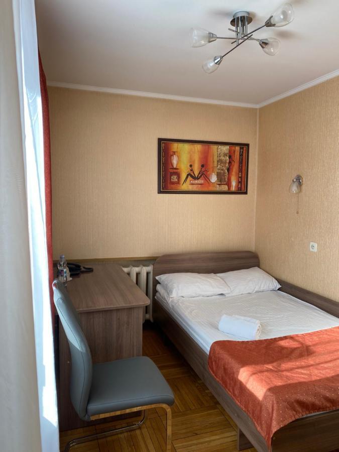Hotel Tourist Rivne Zewnętrze zdjęcie