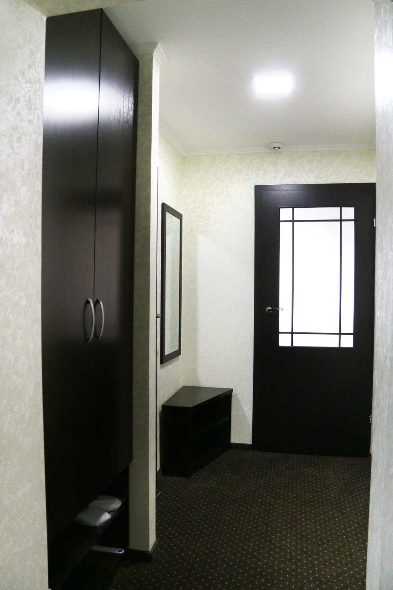 Hotel Tourist Rivne Zewnętrze zdjęcie