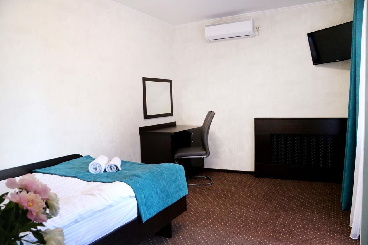 Hotel Tourist Rivne Zewnętrze zdjęcie