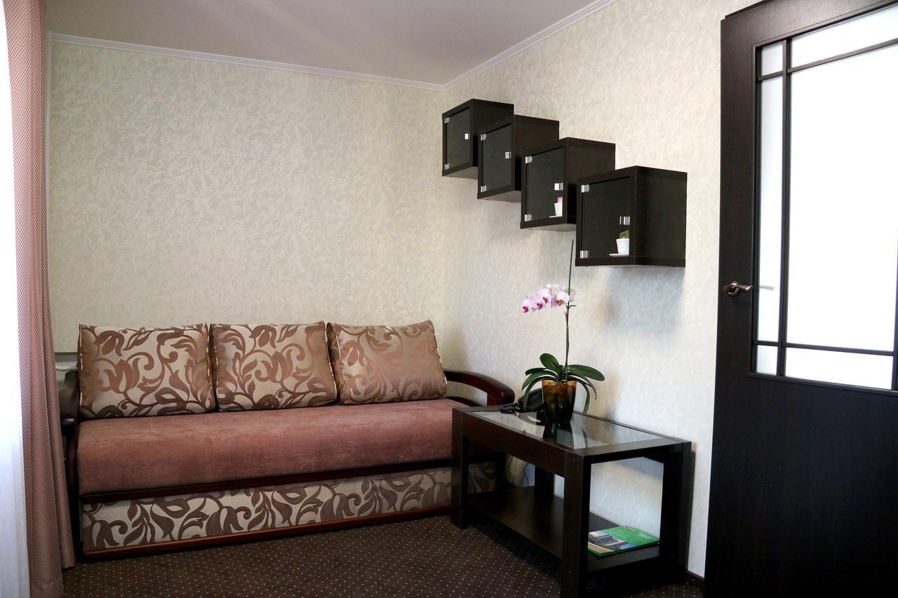 Hotel Tourist Rivne Zewnętrze zdjęcie